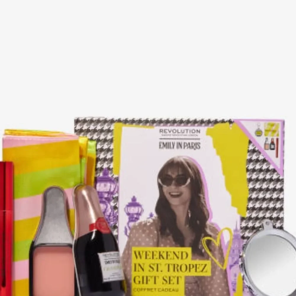 Revolution Beauty X‎ Emily In Paris Weekend In St. Tropez Gift Set
